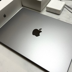 【極美品】MacBook pro 2023 14インチ メモリ16GB の画像