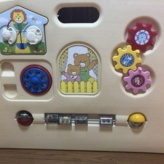 ベビーサークル◎知育玩具付き◎ オレンジ・緑・白の画像