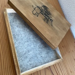 小さいフタ付きボックスの画像