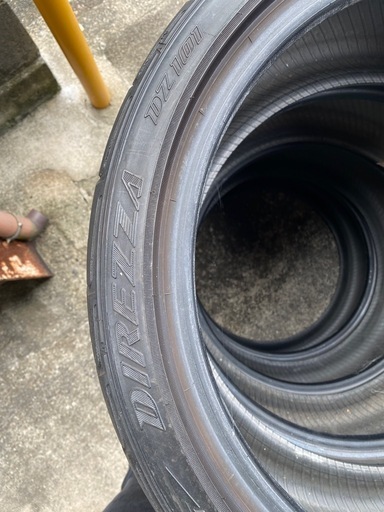 週末値下げ美品！225/40r18  ダンロップdz101