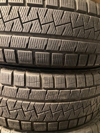 ピレリ　スタッドレス　175/65R15