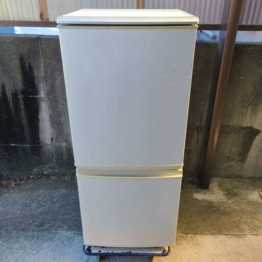 シャープ　冷蔵庫　１３７L　SJ-14T-S