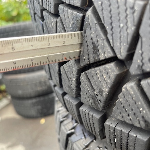 ブリヂストンＶ3 225/65R17 バリ溝  