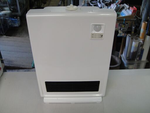 2016年製　スリーアップ　セラミックファンヒーター　人感センサー　CHD-1537WH　暖房　冬　季節家電　ファンヒーター　電気ヒーター
