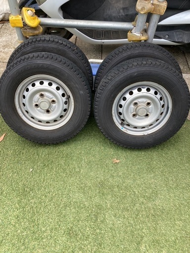 22年製　軽トラ　ケイバン　スタッドレスタイヤ　12インチ