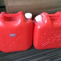 ♪【早めの引取希望】灯油缶 2缶セット ポンプ付 灯油入れ容器 ...