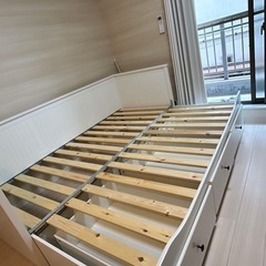 IKEA HEMNESベッドの画像