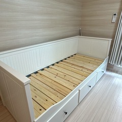 IKEA HEMNESベッド