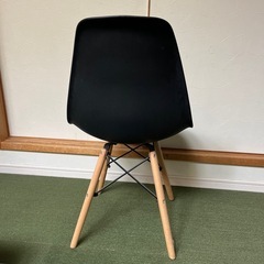 おしゃれな椅子一脚ですの画像