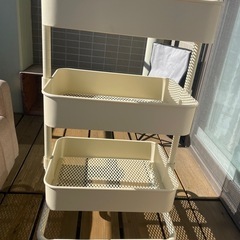 ３段ラック　キャスター付きの画像