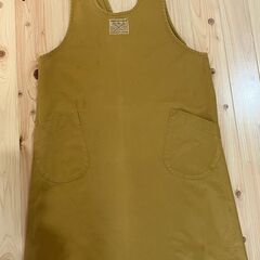洋服3点（ニットパーカー、パンツ、エプロン）【値下げ500円】の画像