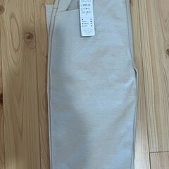 洋服3点（ニットパーカー、パンツ、エプロン）【値下げ500円】の画像