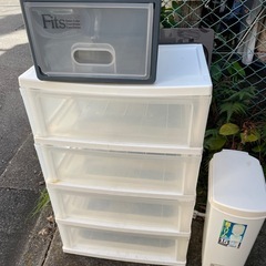 収納引き出し、棚、ゴミ箱