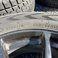 スタッドレスタイヤ 225/60R17 PCD100 4本セットの画像
