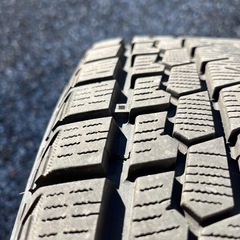 スタッドレスタイヤ 225/60R17 PCD100 4本セットの画像