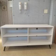 白いテレビ台