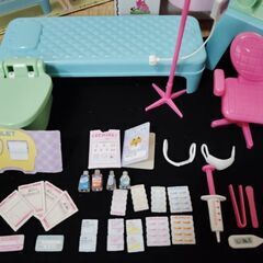 ドキドキちょうしんき！リカちゃん病院　とリカちゃんコンビニおさつスイッとレジスターセットの画像