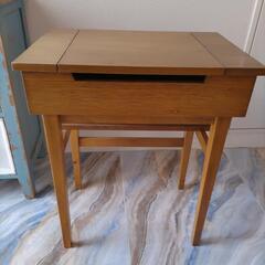 天板が開くテーブルの画像