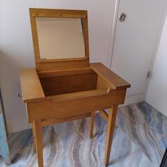 天板が開くテーブルの画像