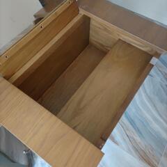 天板が開くテーブルの画像