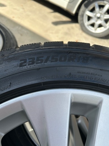 トヨタ純正ホイールスタッドレス