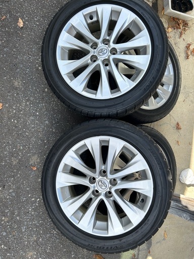 トヨタ純正ホイールスタッドレス