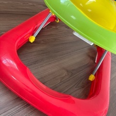 はらぺこあおむし 歩行器の画像