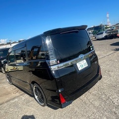 トヨタ　ヴォクシー　80煌めきの画像