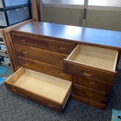 【お譲り決まりました✩.*˚】木製ローチェストの画像