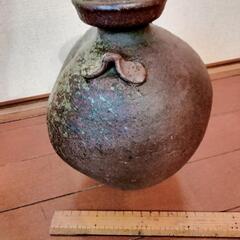 おそらく信楽焼？の壺の画像