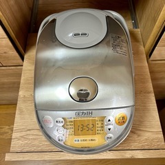 【お話し中です】象印 NP-NV10 圧力炊飯器 シルバーの画像