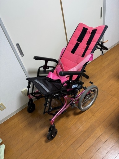 障害児・障害者用／リクライニング・ティルト車椅子
