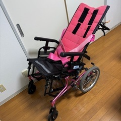 障害児・障害者用／リクライニング・ティルト車椅子の画像