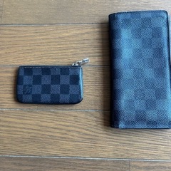 VUITTON財布