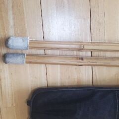 竹刀2本とナイロン製竹刀袋の画像