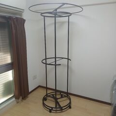 回転式ハンガーラック　無料でお譲りします。