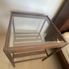 IKEA サイドテーブルの画像