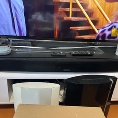 4Kテレビ TOSHIBA 55J10X  ＋ホームシアタースピーカー ONKYO  LS-T30＋テレビ台の画像