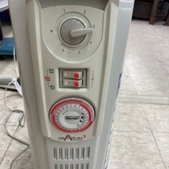 デロンギ　オイルヒーター　D071249EFS ※2400010450112の画像