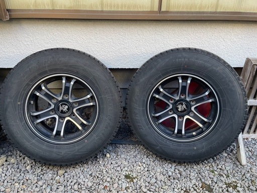 ハイエース　スタットレスタイヤ　ホイル付き4本