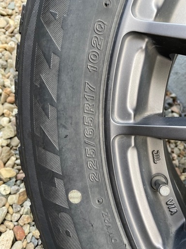 225/65 R17 ブリヂストンスタッドレスタイヤRAYS　