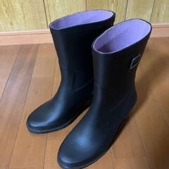 レインブーツ　（ゴム製）