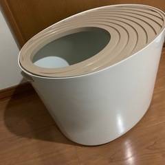 上から猫トイレの画像