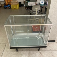 ガラスショーケース