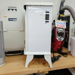 スリーアップ☆暖炉型ファンヒーター☆CH-133☆2017年製☆ホワイトカラー,オシャレデザイン、作動確認済みです。【こちらは店舗です。浜村鹿野温泉ICから3分 買取本舗 宮本リサイクル 営業時間9～19時 定休日水曜のみ←連絡できませんm(_ _)m】の画像