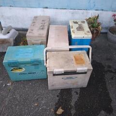 古いクーラーボックス