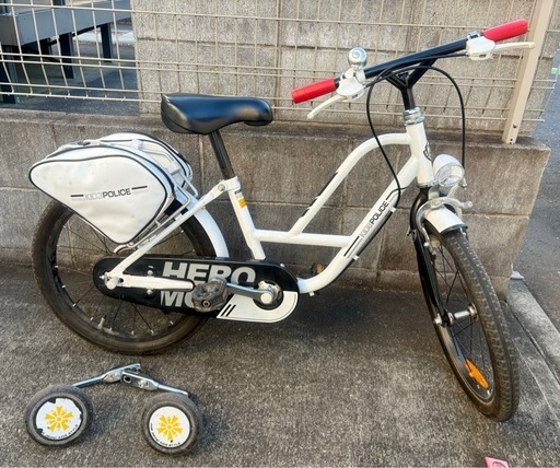 子供　自転車　18インチ　補助輪あり　白バイ