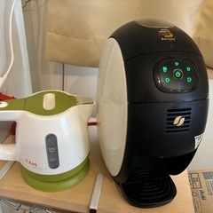 洗濯機、冷蔵庫、ティファールケトル、ネスカフェの画像