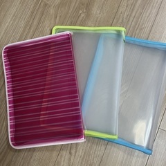 子供用パズル８冊とケースのセットの画像