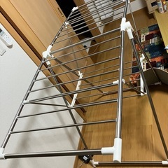 折りたたみ式物干しラックの画像